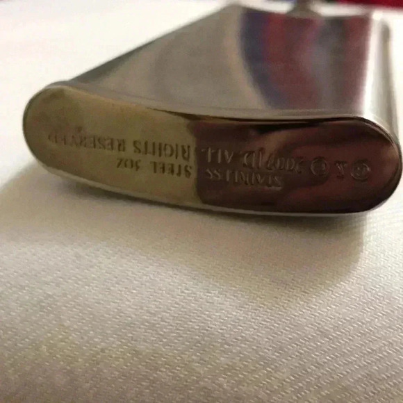 Jack Daniels Tennessee whiskey flask - Picture 4 of 5